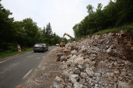 REKONSTRUKCIJA CESTE GRAHOVO BLOŠKA POLICA 06 FOTO LJUBO VUKELIČ